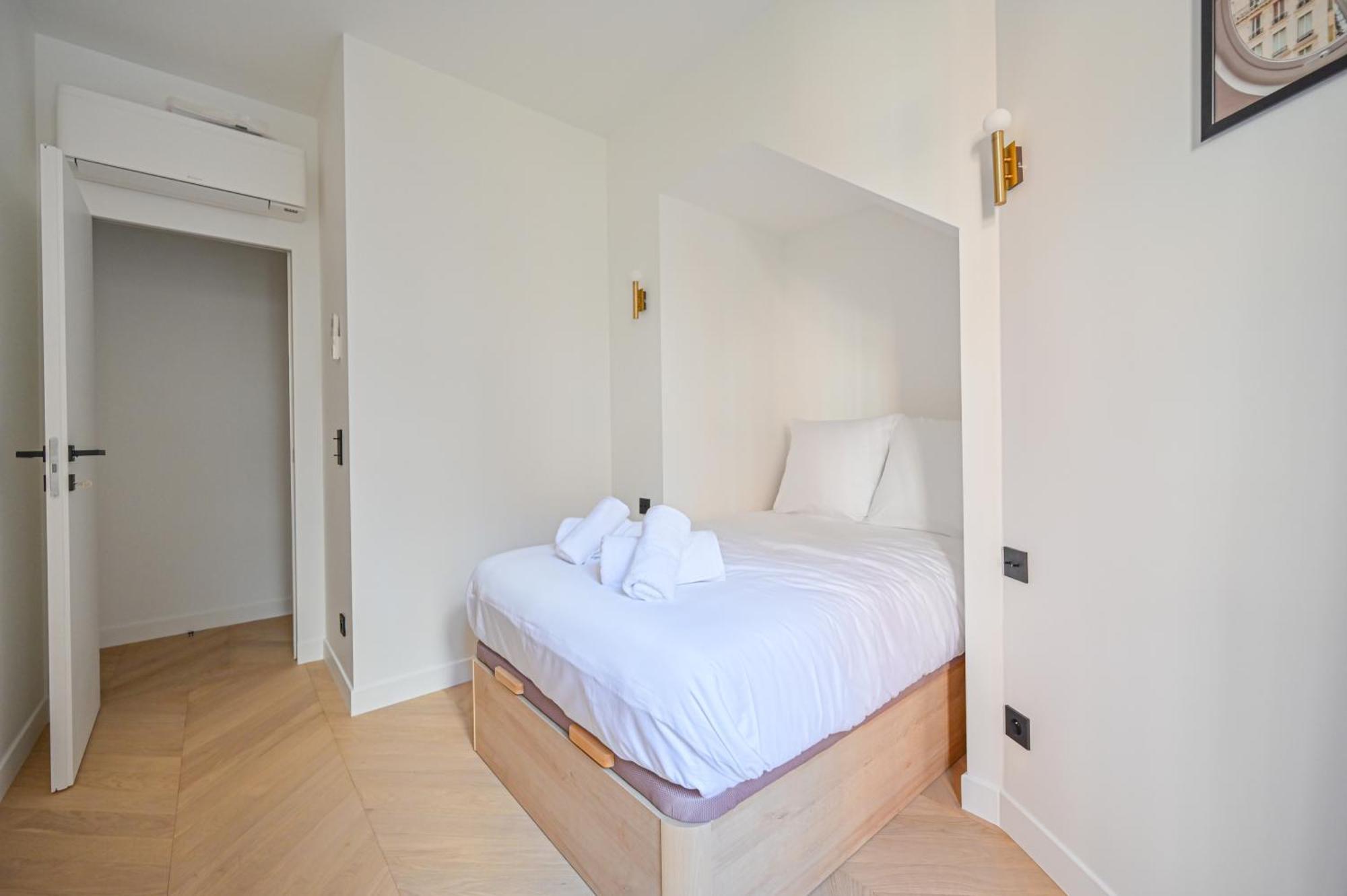 Sumptuous & Serene Parisian Flat Exteriér fotografie